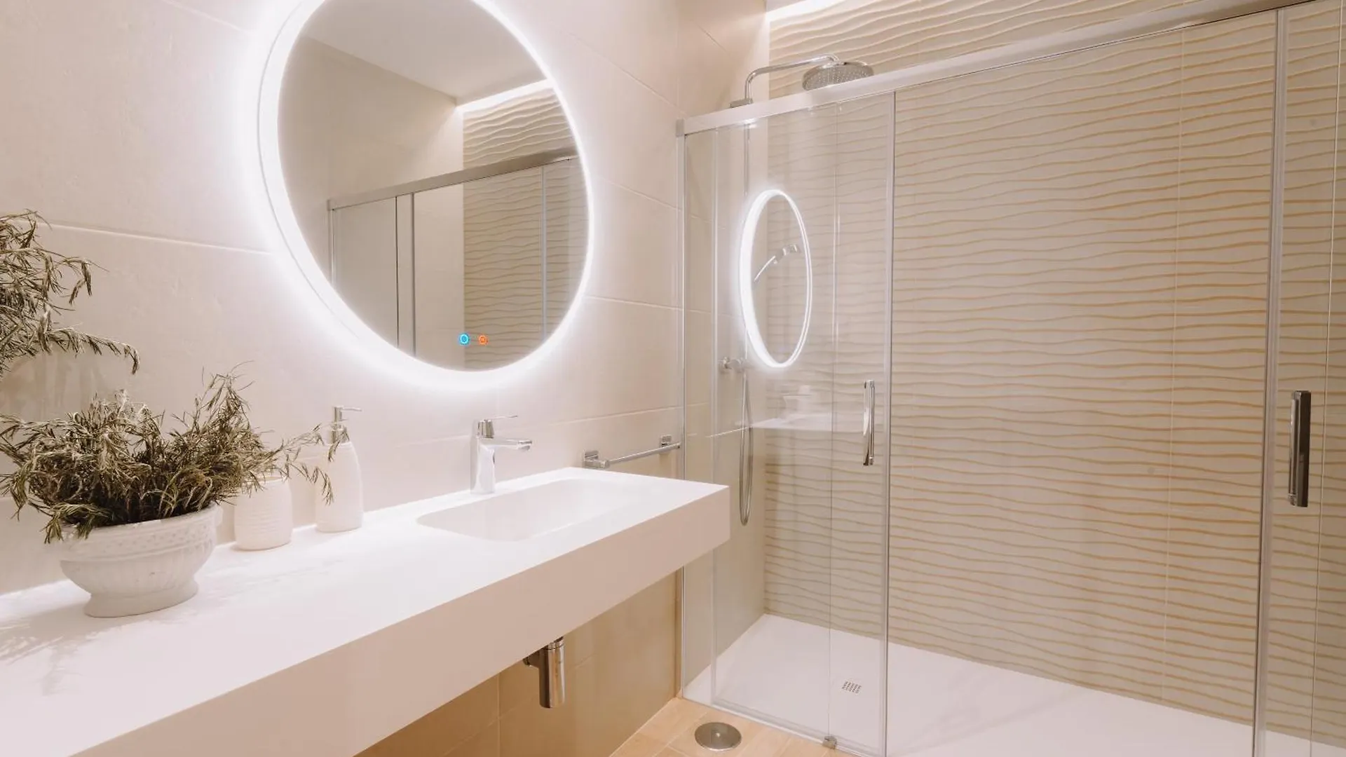 Carmen Suites Malaga Apartment