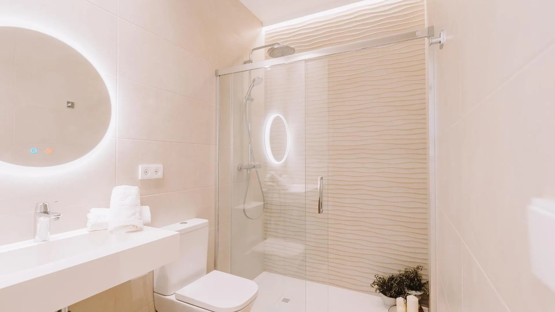 Carmen Suites Malaga Apartment